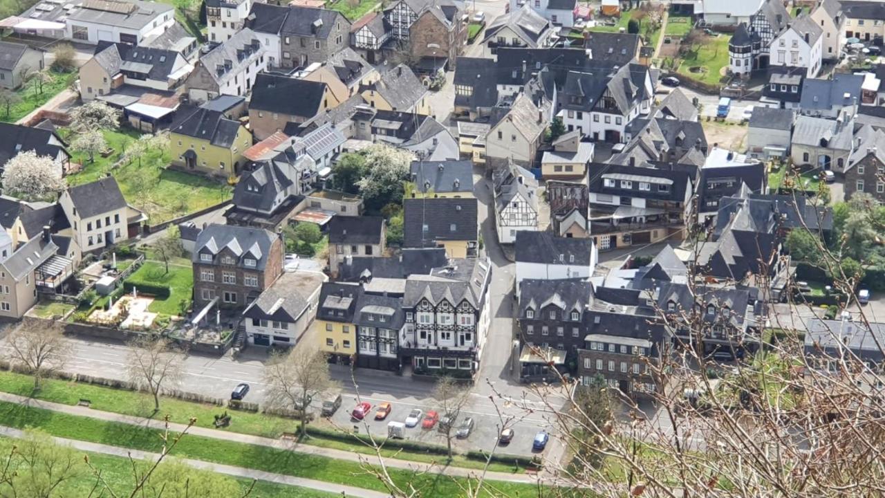 Hotel Zur Winzergenossenschaft แอนสท์ ภายนอก รูปภาพ