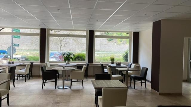 Hotel Zur Winzergenossenschaft แอนสท์ ภายนอก รูปภาพ