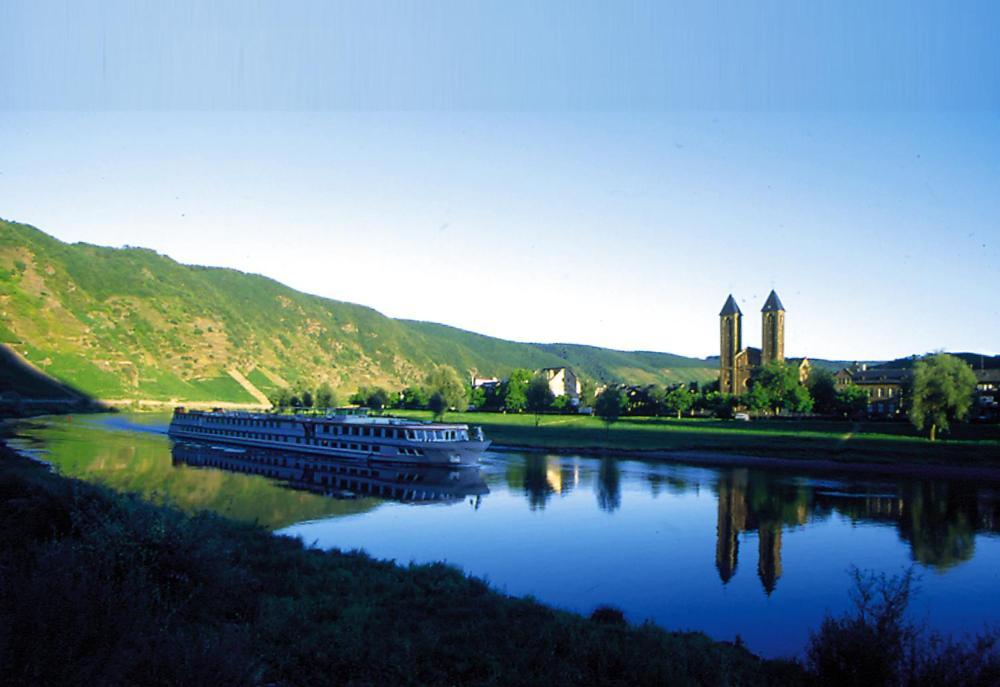Hotel Zur Winzergenossenschaft แอนสท์ ภายนอก รูปภาพ