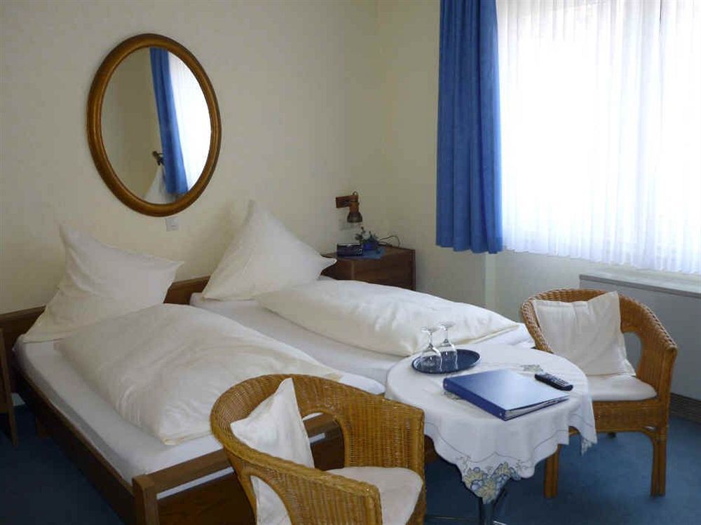 Hotel Zur Winzergenossenschaft แอนสท์ ภายนอก รูปภาพ